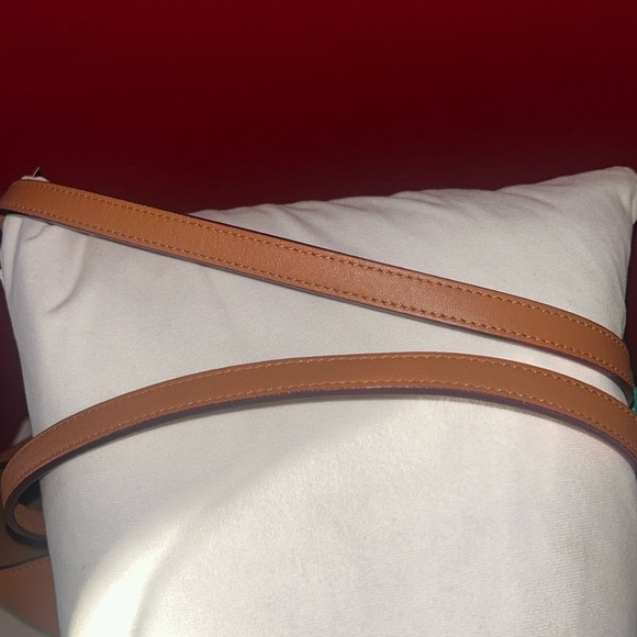 Chloe Dilan Tote is guaranteed 100% authentic. - Picture 3 of 10